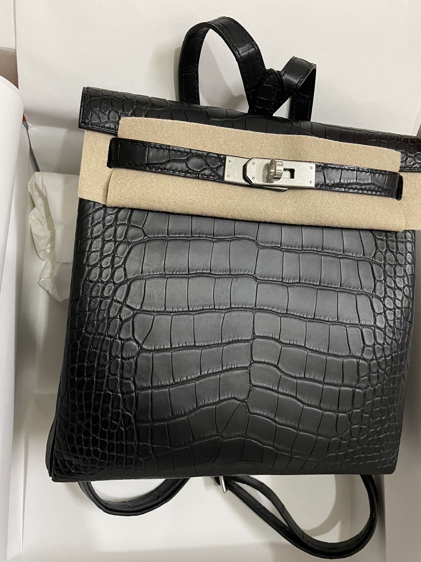 에르메스 켈리 아도 백팩 악어가죽 은장 블랙